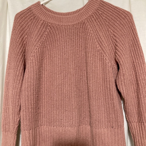 ABOUT TO DONATE - 4 for $10 - Pink Long Sleeve Knitted Sweater Size Small - Picture 2 of 3